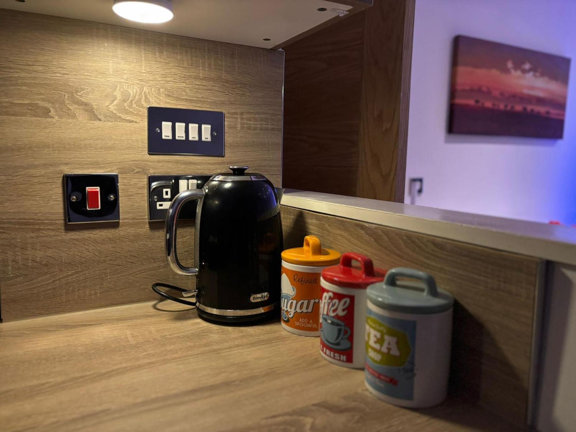 24-7 Secured City Centre Apartments With Free Underground Parking And Wifi Бирмингем Экстерьер фото