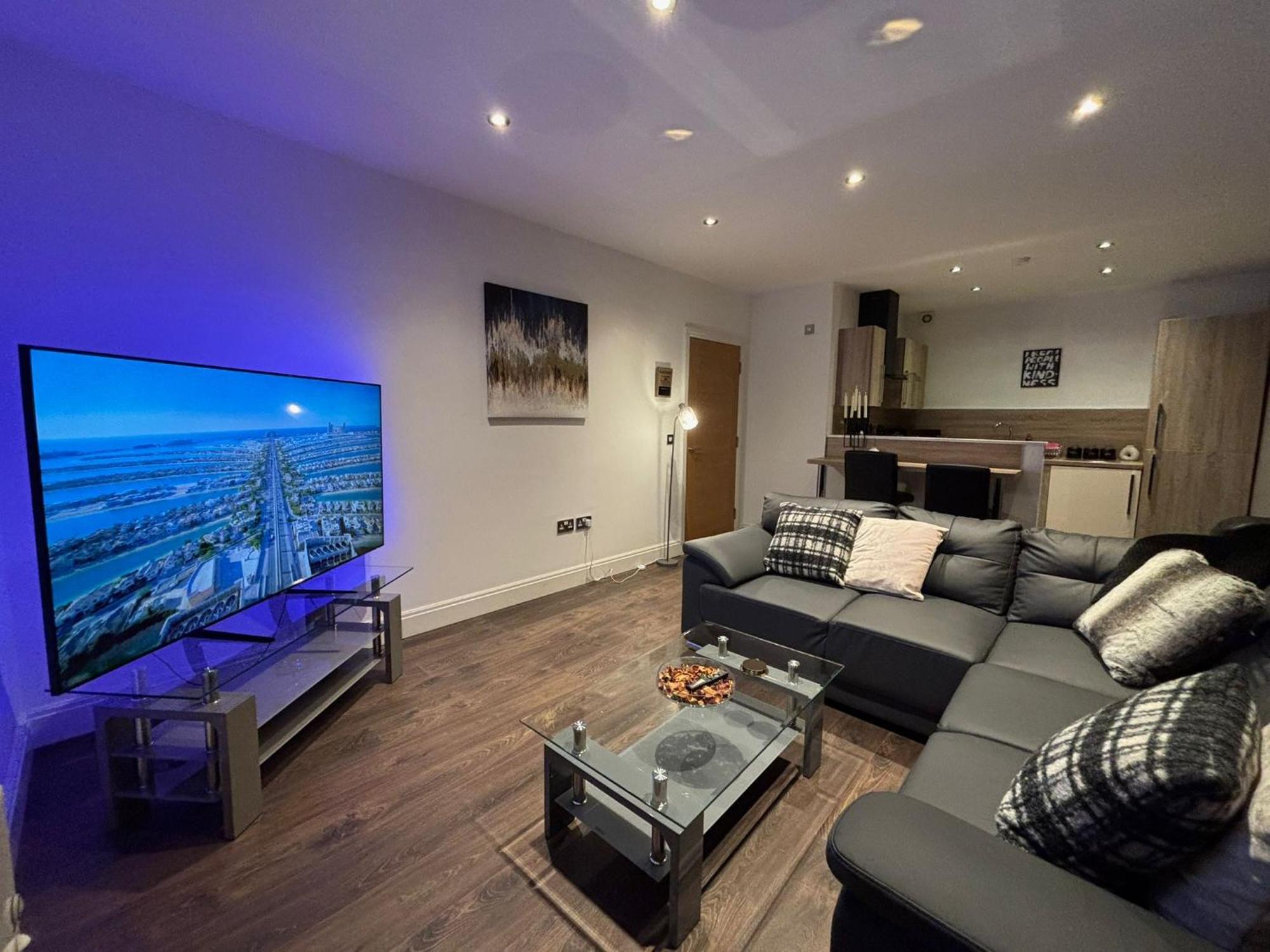 24-7 Secured City Centre Apartments With Free Underground Parking And Wifi Бирмингем Экстерьер фото