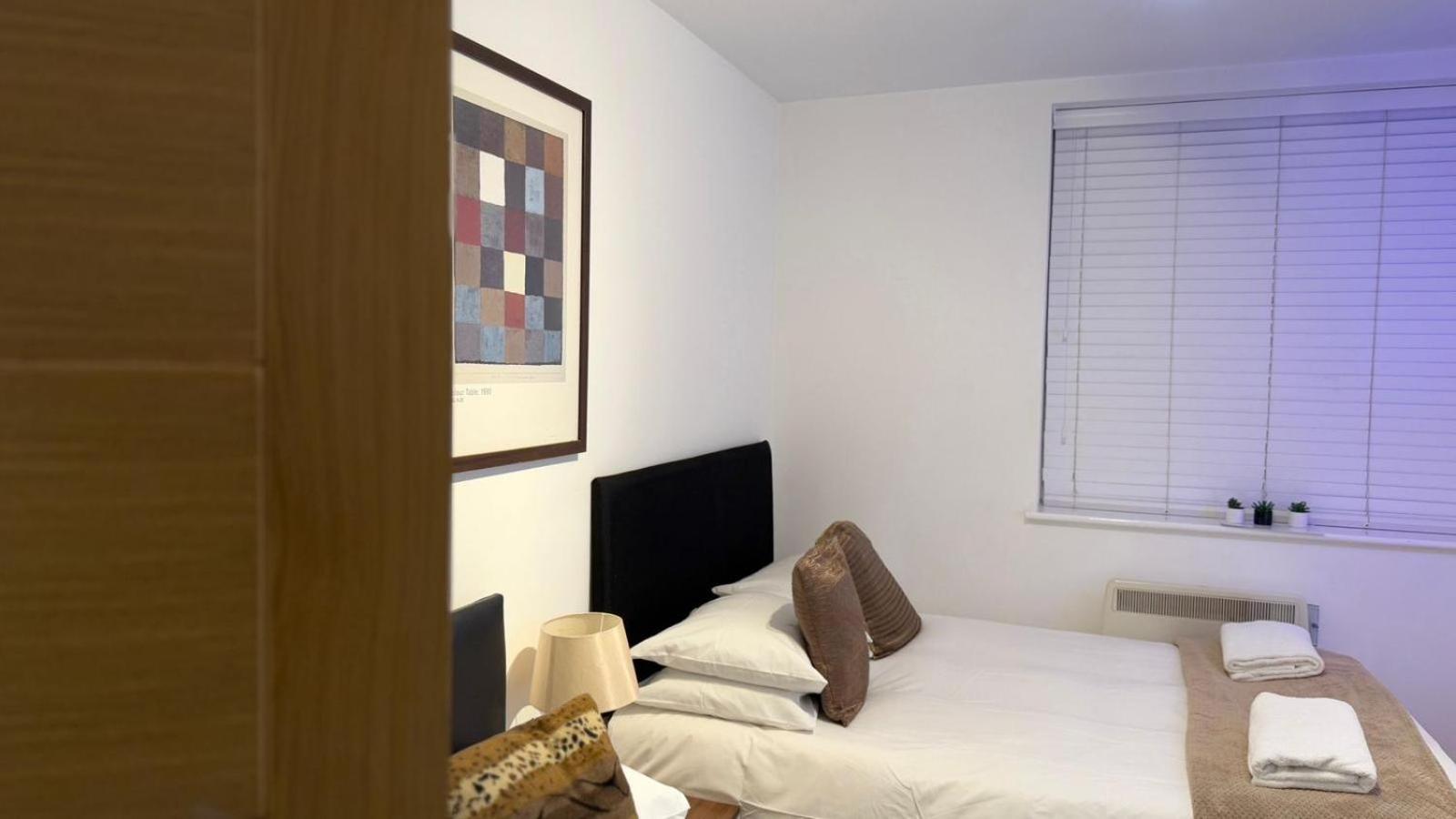 24-7 Secured City Centre Apartments With Free Underground Parking And Wifi Бирмингем Экстерьер фото